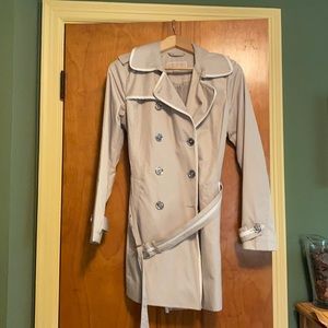 Michael kohl’s tan trench size small
